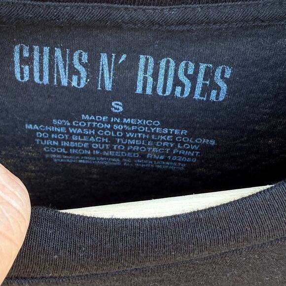Guns N Roses classic logo Retro Black t-shirt Size Small - Picture 3 of 3